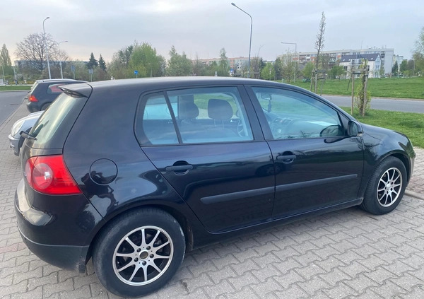 Volkswagen Golf cena 9500 przebieg: 250000, rok produkcji 2004 z Więcbork małe 106